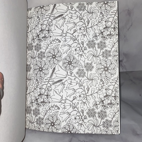 Color and create adult coloring book - Picture 5 of 6